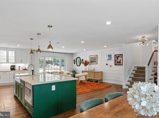 11612 Sourwood Ln, Reston, VA 20191