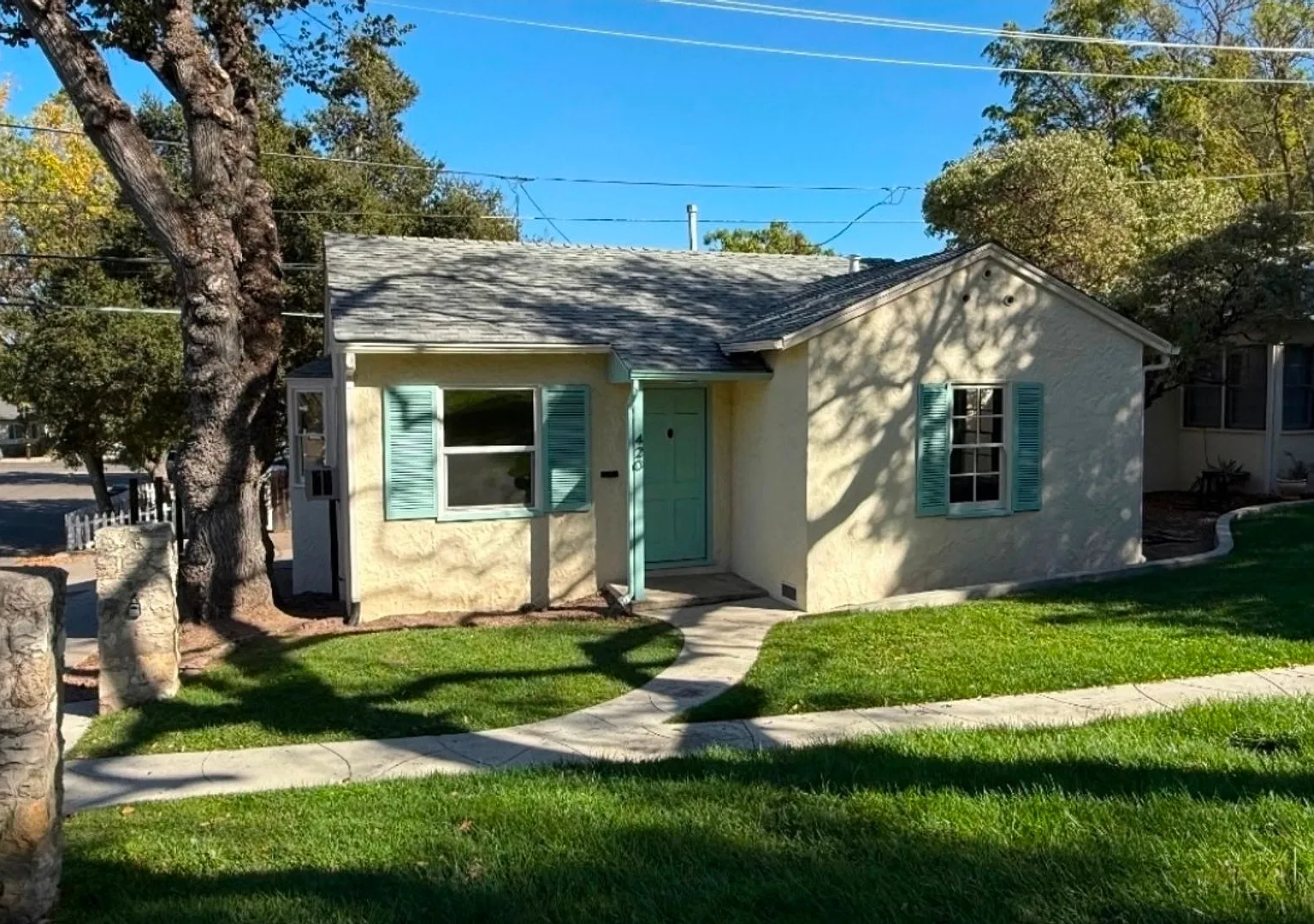 2 bedroom 1 bath home with garage — Photo 2