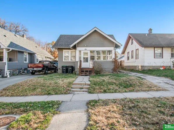 2733 N 49th St, Omaha, NE 68104