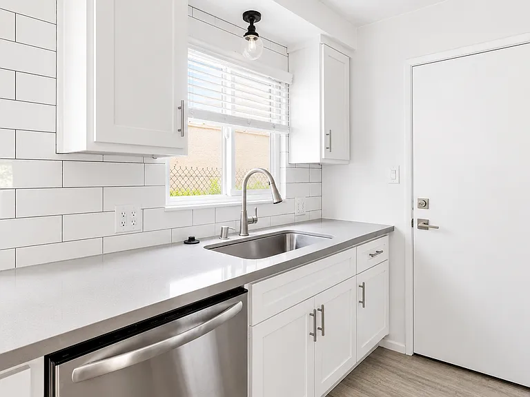 1676 Manning Ave #6 — Photo 3
