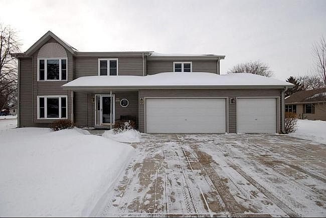 1st image of W354N6011 Bayshore Cir