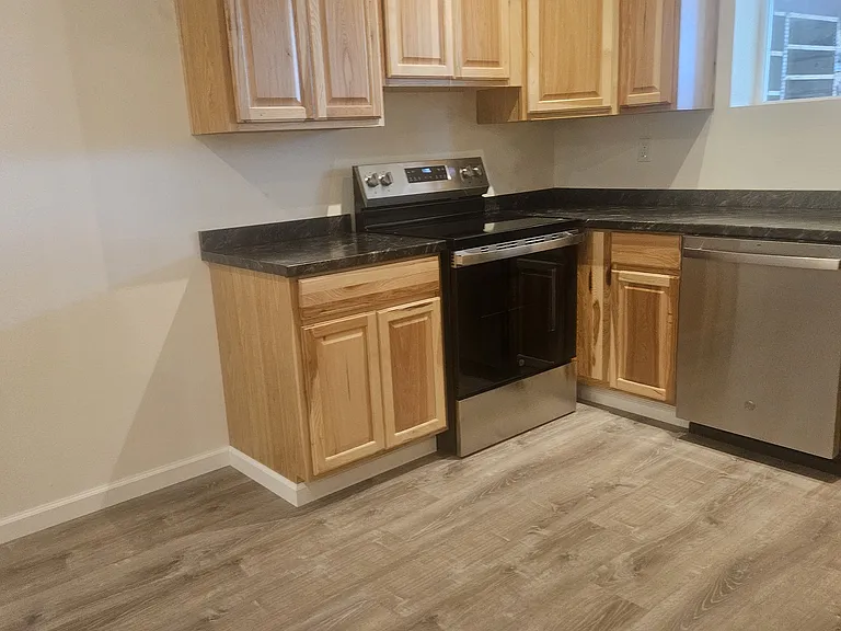 715 Bakken Rd #B — Photo 9