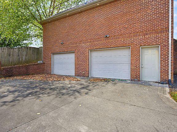 3rd image of 205 Kolsons Landing Dr