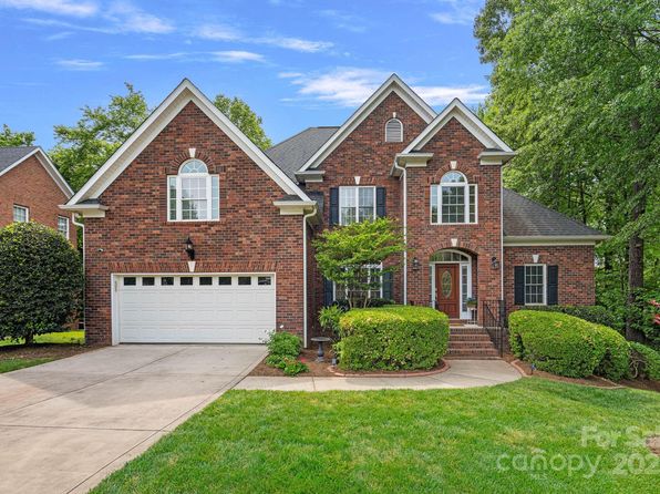 202 Whitmyre Ct, Fort Mill, SC 29715