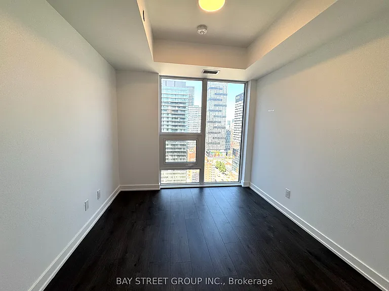 100 Queen St E #2815 — Photo 7