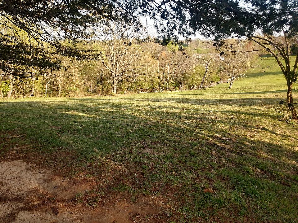 1st image of 403 Chichester Ln