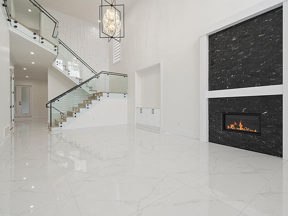 4th image of 2612 Terminal Ct