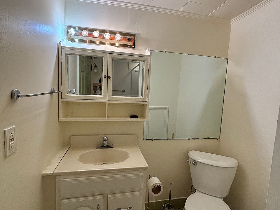 1st image of 40 N Main St Fl 2nd