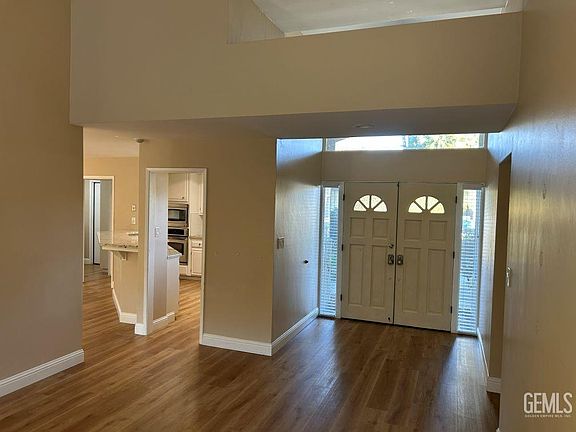 3rd image of 3105 Loveland Way