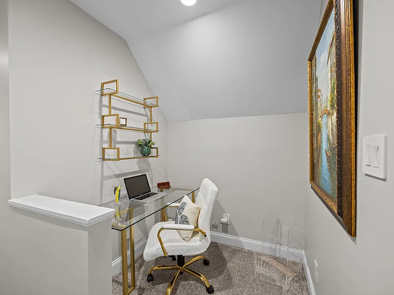7322 Swansea Ln — Photo 11