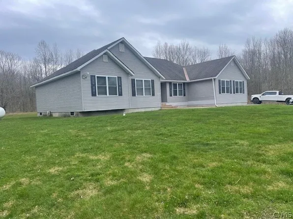 320 Mount Pleasant Rd, Fulton, NY 13069