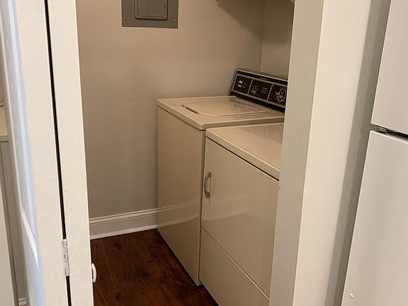 3rd image of 424 Pine Glen Ln APT A-2