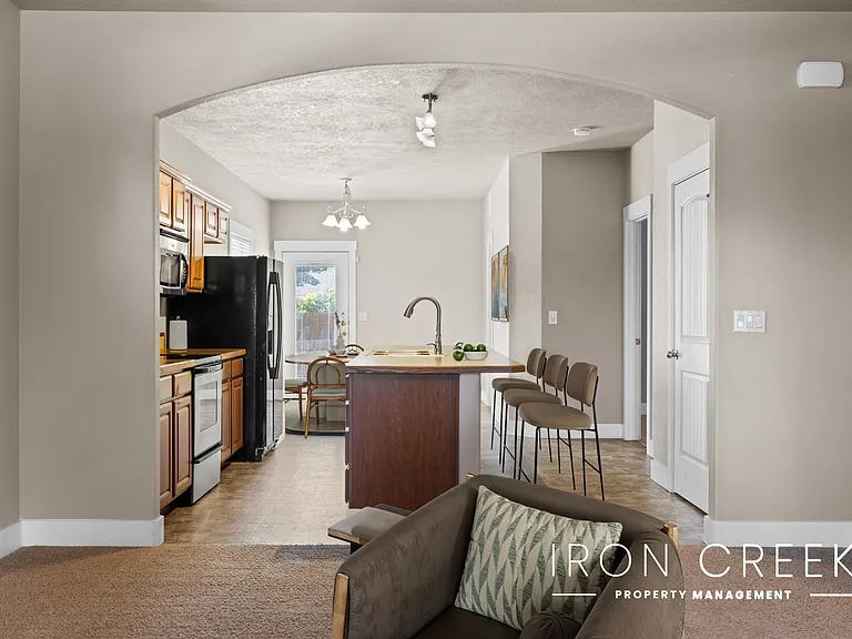 10709 W Wasdale Dr — Photo 5