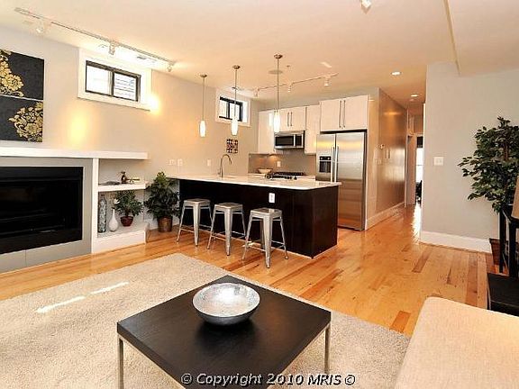 Living Room / Kitchen
