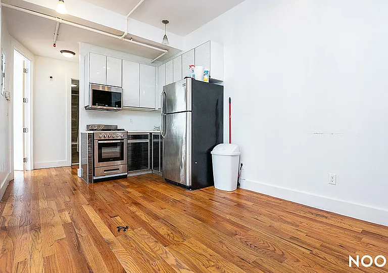 325 Franklin Ave #2C — Photo 12