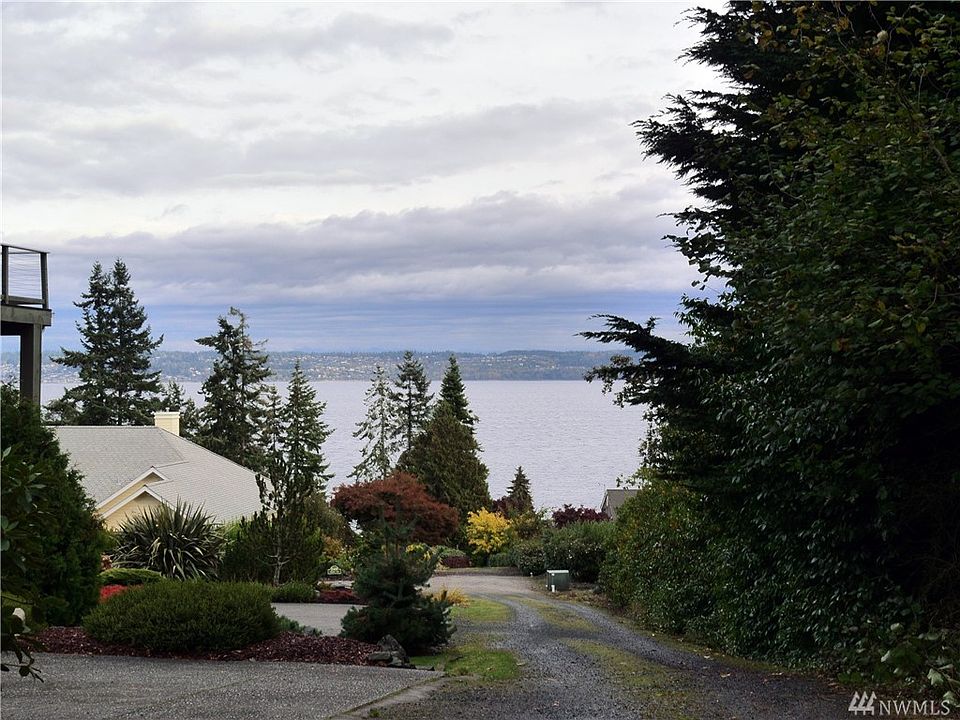 View of the sound from this lot