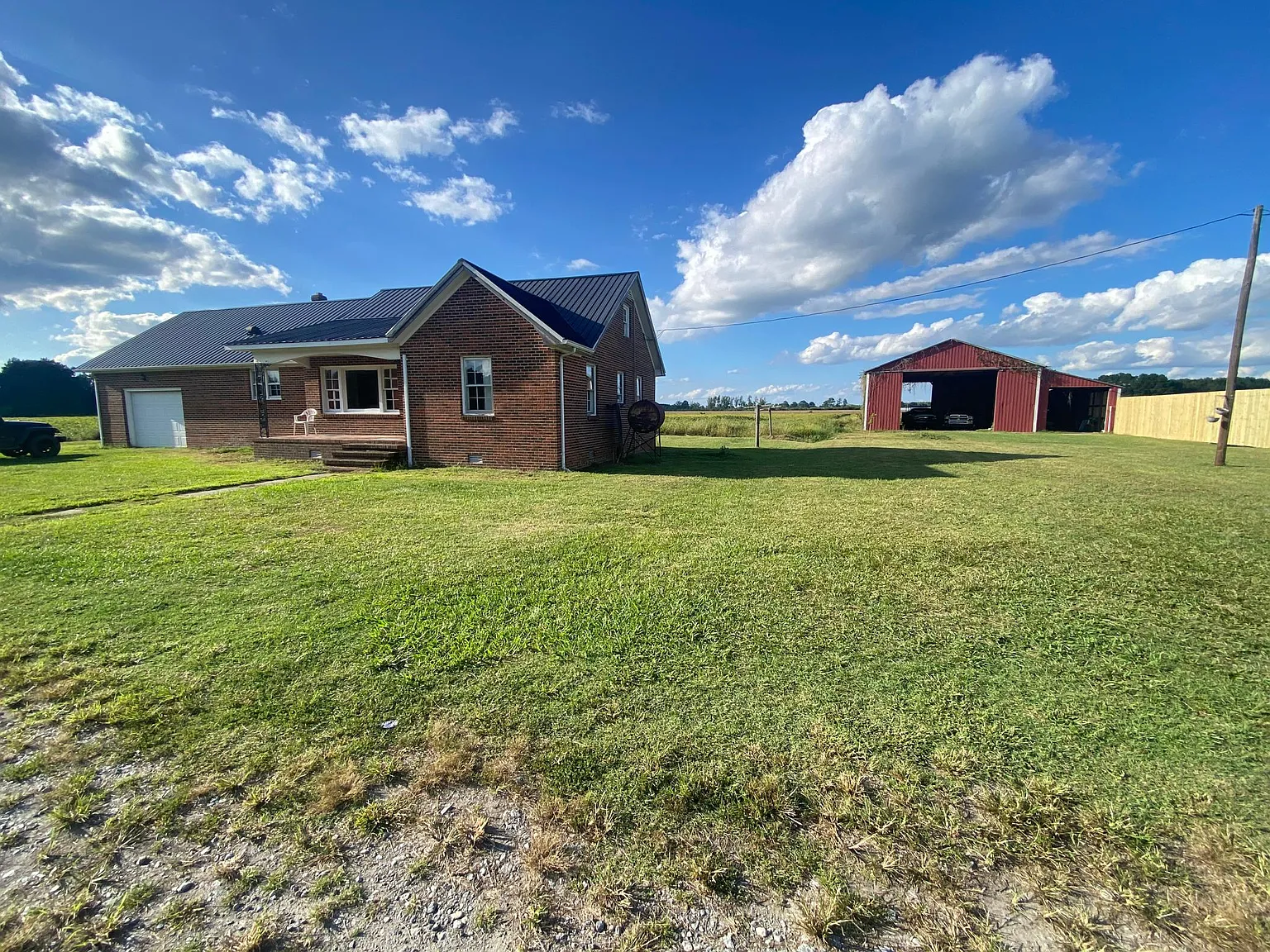 3 bed, 1296 sqft, $2,300 — Photo 3