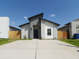 1522 Consejero Ln, Laredo, TX 78046