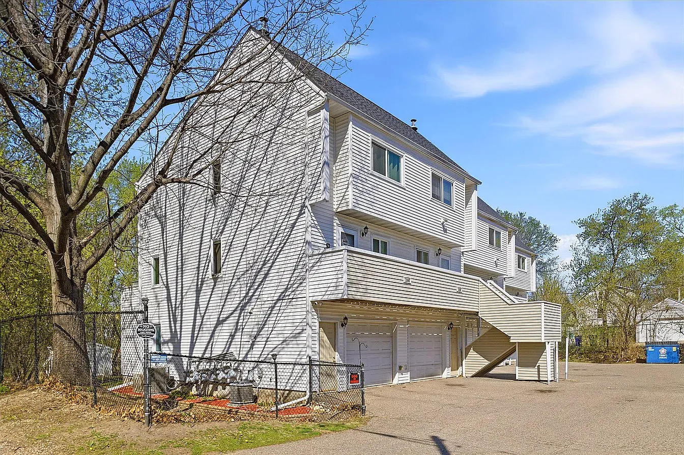 1260 Virginia St — Photo 3