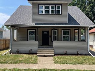 623 S 11th St, Pekin, IL 61554