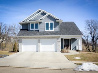 2870 Danlin Ct, Dubuque, IA 52002
