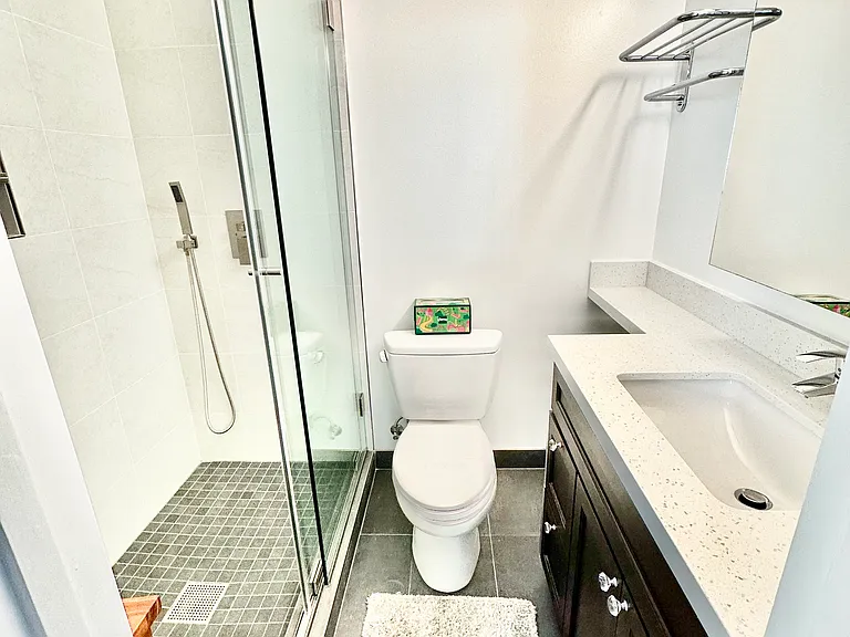 Master Bedroom Bathroom