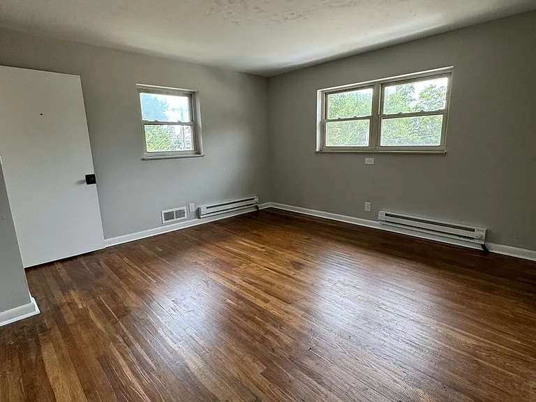 200 N C St — Photo 2