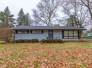 962 Oakdale Dr, Elgin, IL 60123