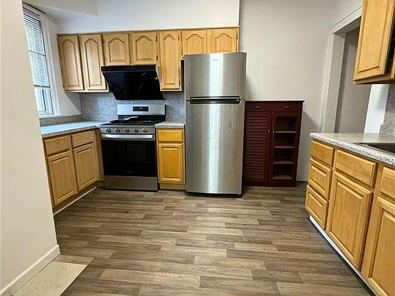 5th image of 1627 W 7th St