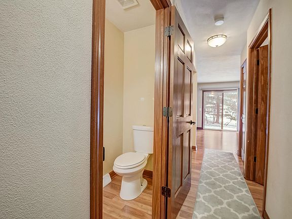 5th image of 204 Williamsburg Way Ct