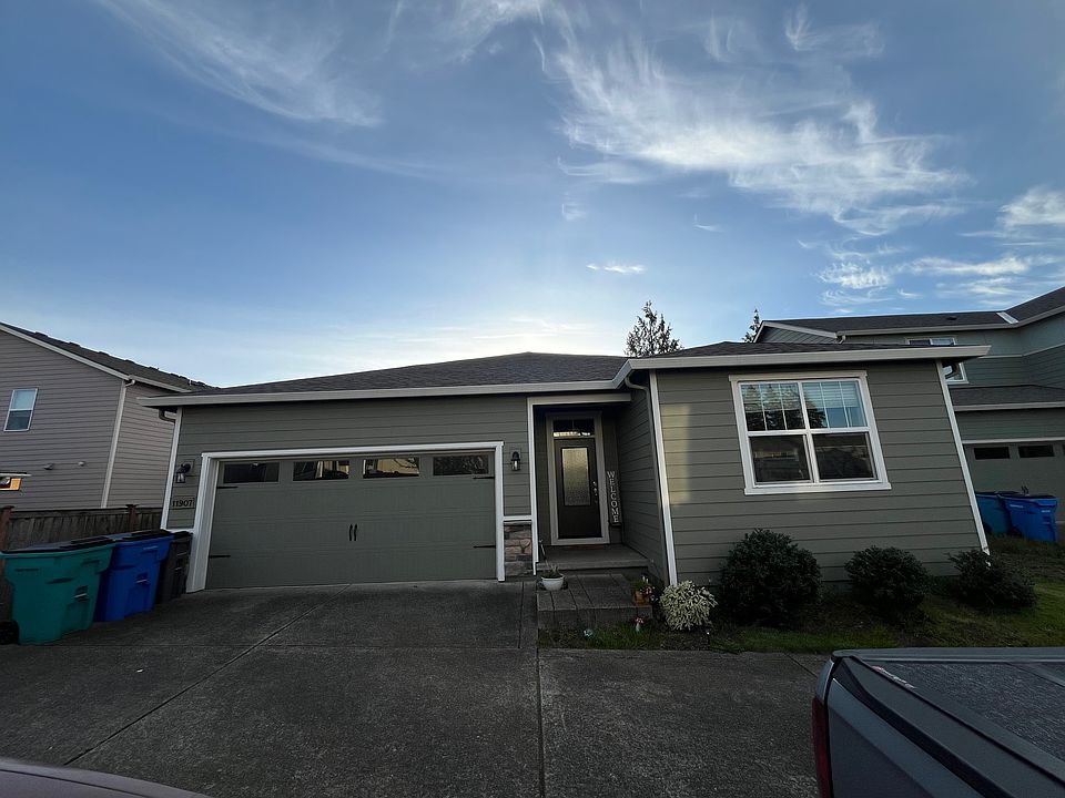 1st image of 11907 NE 110th Cir