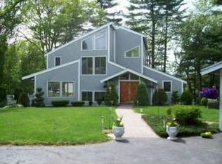 8 Idlewild St, Foxboro, MA 02035