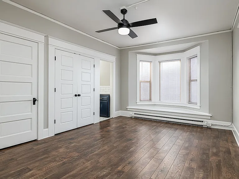Elegant Renovation! HUGE 1 Bed 1 Bath Available Now! — Photo 9
