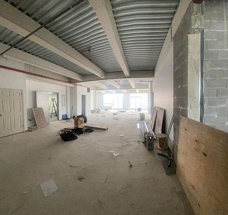 4th image of 2068 E 14th St Floor 2