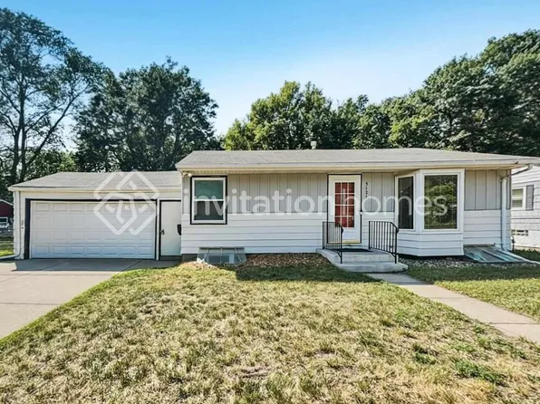 5121 France Ave N, Brooklyn Center, MN 55429