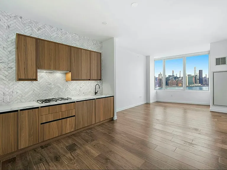 21 India St #29B — Photo 1