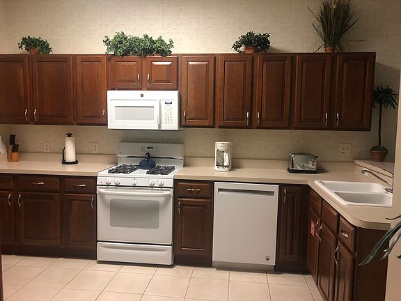 5th image of 3195 Willow Brook Ln