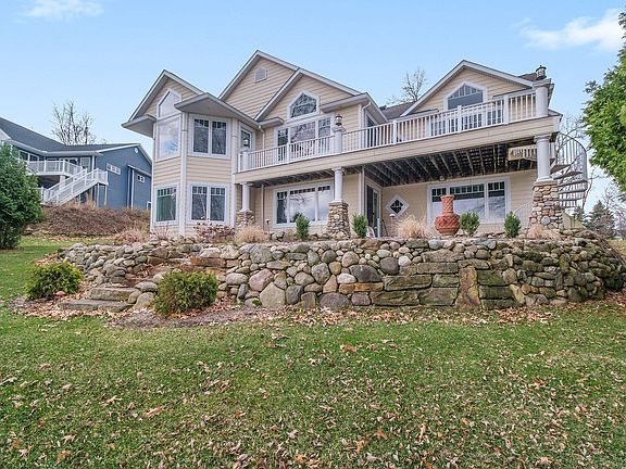 2nd image of 62175 Pheasant Pointe Dr