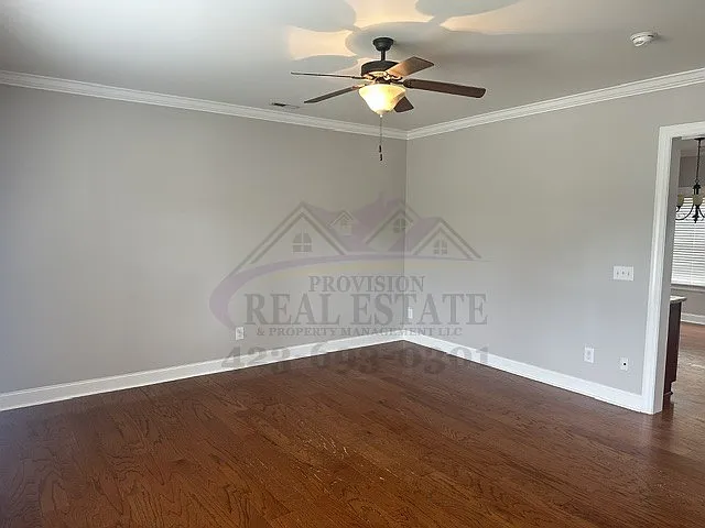 Elegant 2BD/2.5BA Townhouse — Photo 2