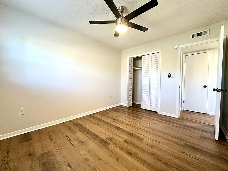 1700 Van Ness St — Photo 37