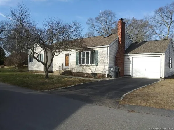 10 Cedar Street, East Lyme, CT 06357