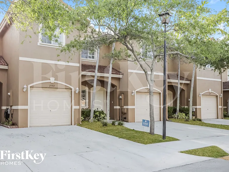 21471 SW 86th Pl — Photo 2