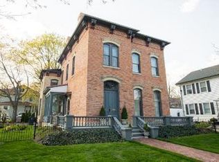 606 N Sheridan Rd, Waukegan, IL 60085