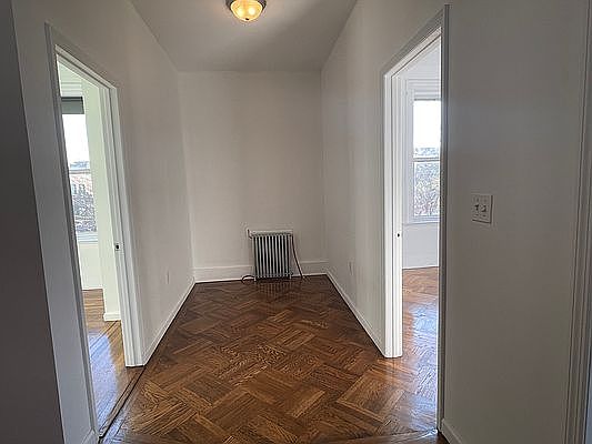 4th image of 240 Wilson Ave #2
