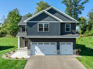 19498 Carson Ct, Elk River, MN 55330