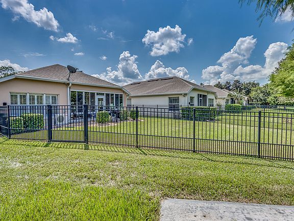 3rd image of 9040 Tropical Bend Cir