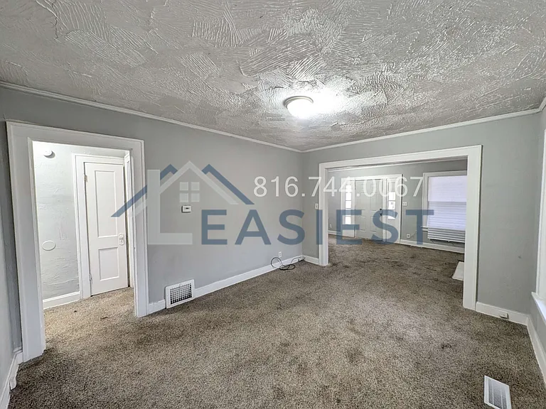 5400 Woodland Ave — Photo 6