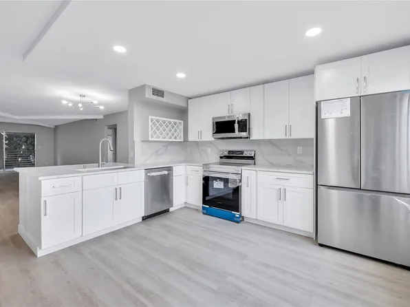 2002 Granada Drive #M3, Coconut Creek, FL 33066