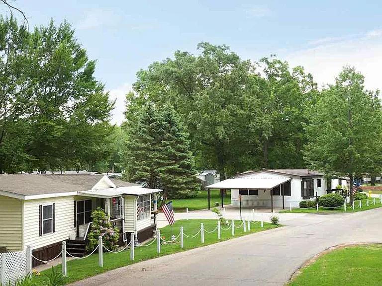 Norton Shores — Photo 4