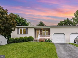 102 May Dr, Dillsburg, PA 17019